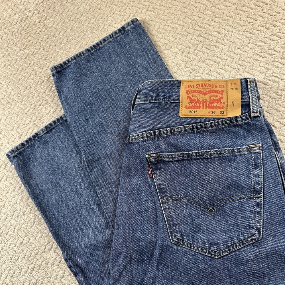 Levi's 501xx Men's Button Fly Jeans 36x32 Blue Denim Cowboy Modern Casual work - Picture 3 of 16